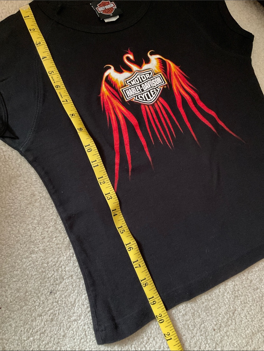 Vintage Harley-Davidson Black Cropped Tee with Red-Orange Flame Wings - Picture 5 of 6
